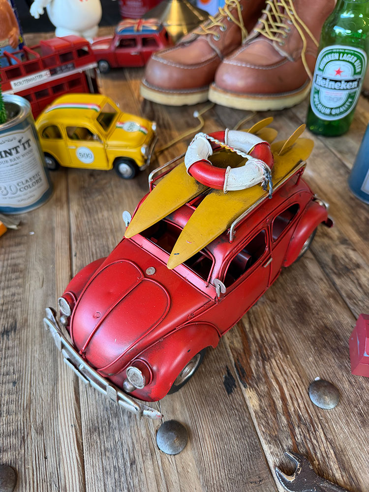 サーフビートル　ブリキオブジェ　（レッド） ■ アメリカン雑貨 アメリカ雑貨 |  | 01
