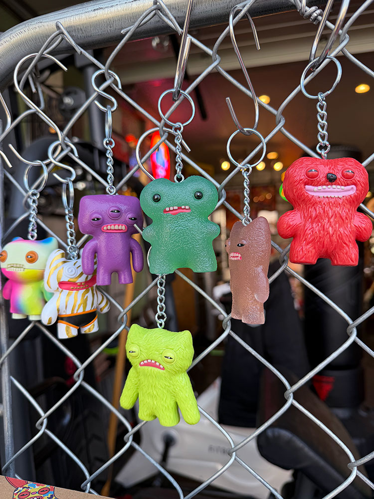 ファグラー　キーホルダー　（12体ボックスセット）　海外で話題のキモくてかわいいモンスター　Fuggler |  | 09