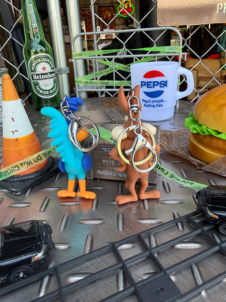 ロードランナー　＆　ワイリーコヨーテ　PVC フィギュア　キーホルダー　（2体セット） ■ アメリカン雑貨 アメリカ雑貨 |  | 05