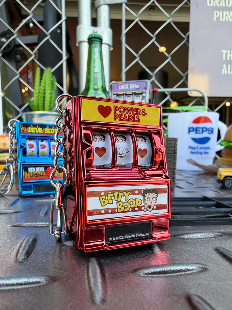 カジノ　スロットマシン　キーホルダー　（レッド/ベティ・ブープ） ■ アメリカン雑貨 アメリカ雑貨 | 