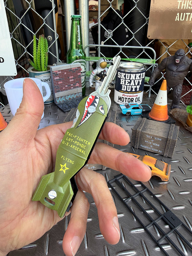 タックフォース　シャークボム　キーケース　（グリーン）　最大3本まで収納可能　栓抜き付き　タックファイター |  | 06