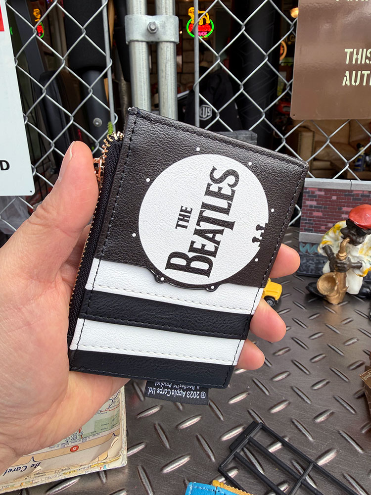 ビートルズ　スリムウォレット　（アビイロード）　カードケース　コインポーチ　公式グッズ ■ アメリカン雑貨 アメリカ雑貨 | 
