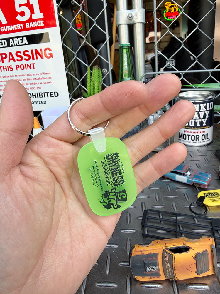 暗闇で光る！　蓄光仕様　シャイネス　スカンキッド　蓄光キーホルダー ■ アメリカン雑貨 アメリカ雑貨 |  | 08