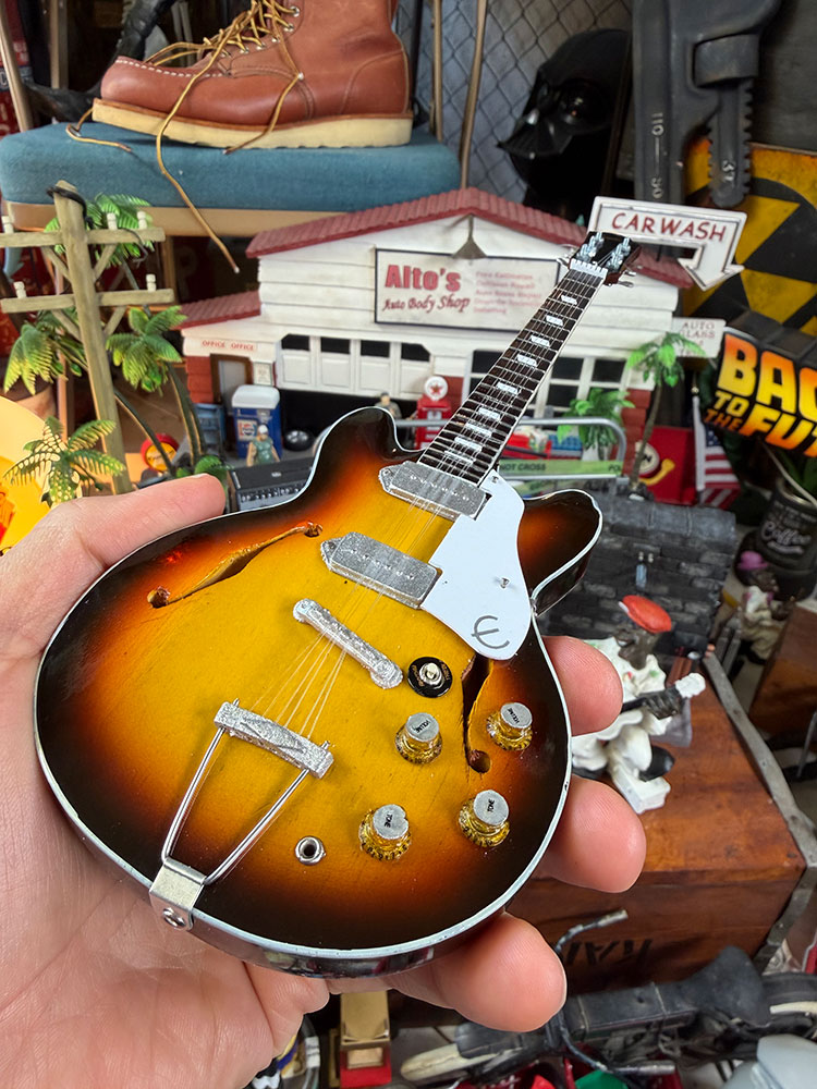 ビートルズ　ジョン・レノン　エピフォン　1965　カジノ　オフィシャルライセンス　ミニギター　レプリカ　1/4スケール　単品　公式グッズ |  | 02