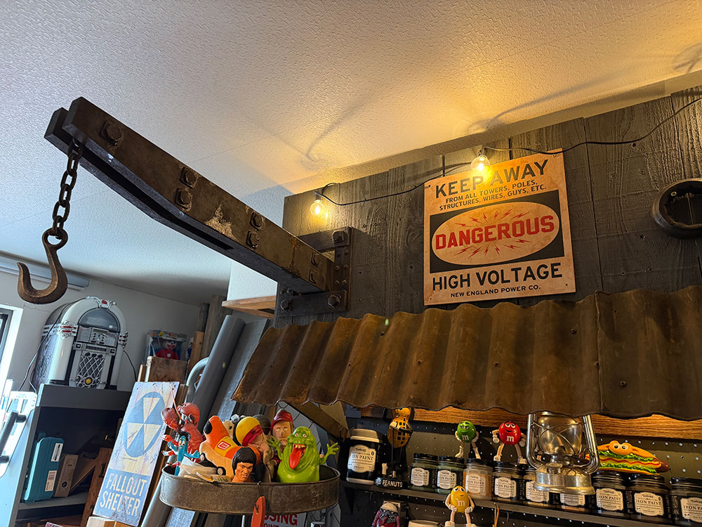 工場＆軍基地＆廃墟の演出に！　デンジャー系ウッドサインシリーズ　（近づくな危険！高圧電流）　木製看板 |  | 02