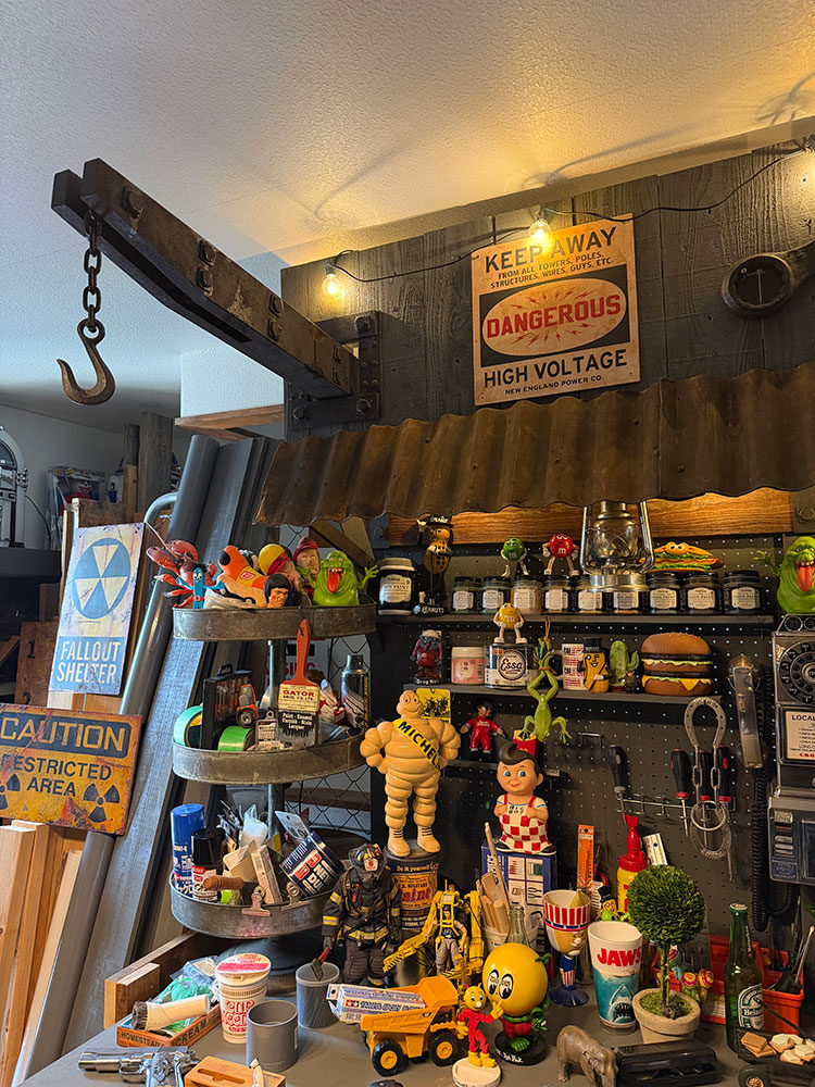 工場＆軍基地＆廃墟の演出に！　デンジャー系ウッドサインシリーズ　（近づくな危険！高圧電流）　木製看板 |  | 03