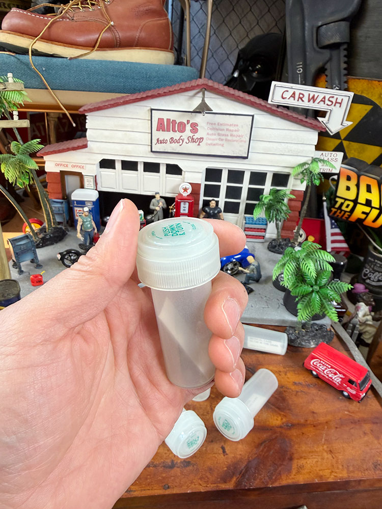 暗闇で光る！　蓄光仕様　アメリカのピルケース　グローインザダーク　（Sサイズ）　単品 ■ アメリカン雑貨 アメリカ雑貨 |  | 08