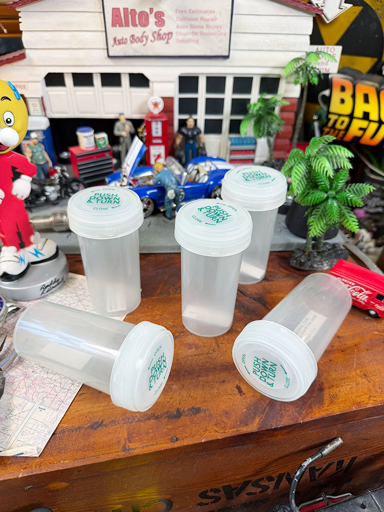 暗闇で光る！　蓄光仕様　アメリカのピルケース　グローインザダーク　（Lサイズ）　単品 ■ アメリカン雑貨 アメリカ雑貨 |  | 05