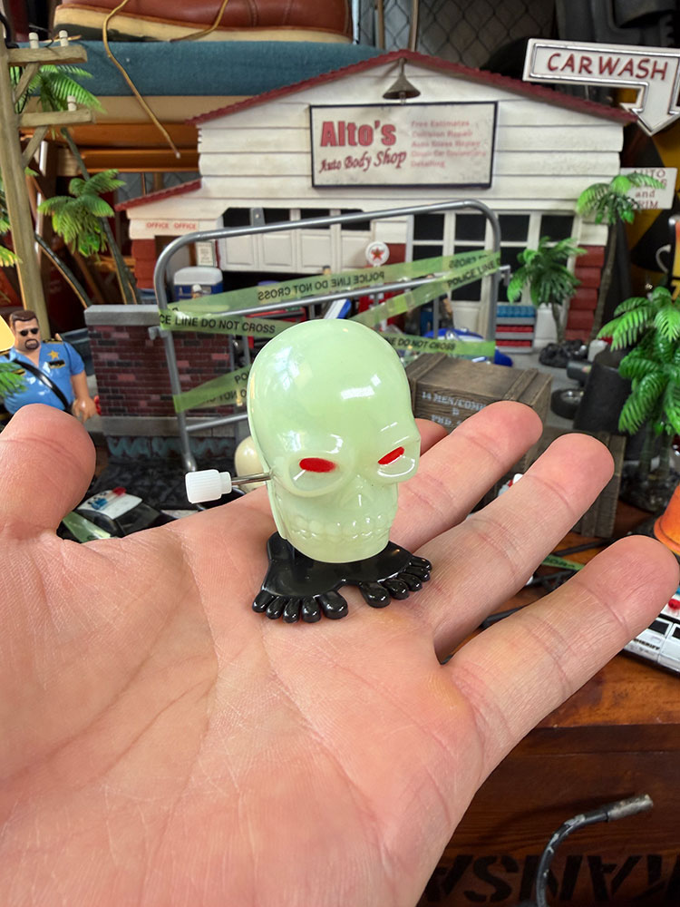 暗闇で光る！　蓄光仕様　ぴょんぴょん　ガイコツ　ゼンマイ人形　（グローインザダーク） ■ アメリカン雑貨 アメリカ雑貨 |  | 04