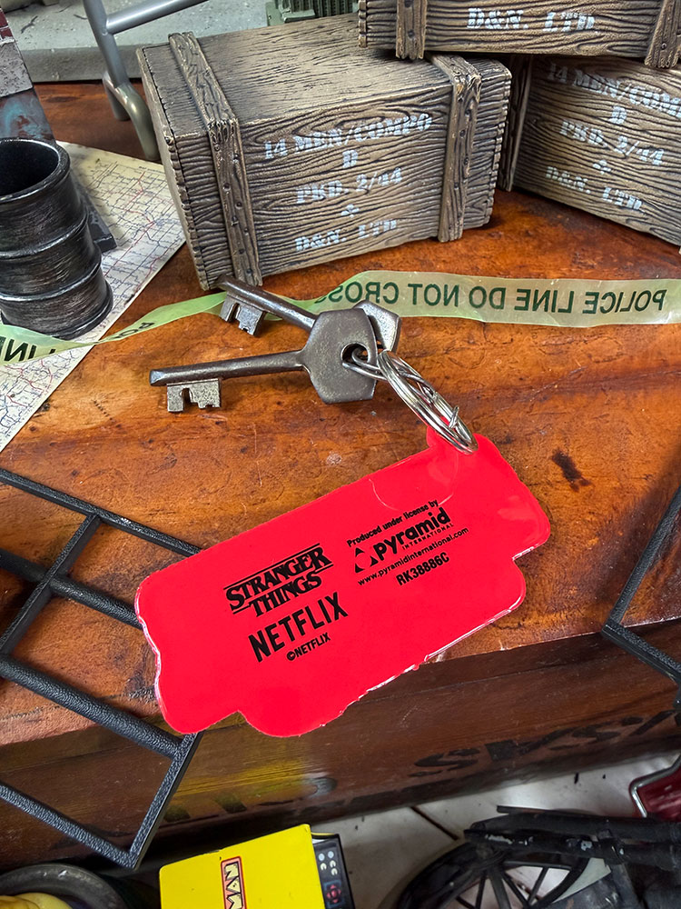 Netflixドラマ　ストレンジャーシングス　オフィシャル　タイトルロゴ　キーホルダー　公式グッズ ■ アメリカン雑貨 アメリカ雑貨 |  | 02