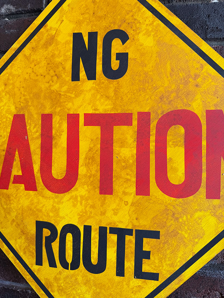 工場＆軍基地＆廃墟の演出に！　デンジャー系ウッドサインシリーズ　（小さい特殊な列車のレールがあるから注意）　鉱山鉄道　木製看板 |  | 08