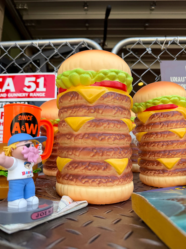 と〜〜ってもBIGなハンバーガー　ビッグバーガータワー　リアルサイズ　スクイーズ　24cm ■ アメリカン雑貨 アメリカ雑貨 | 