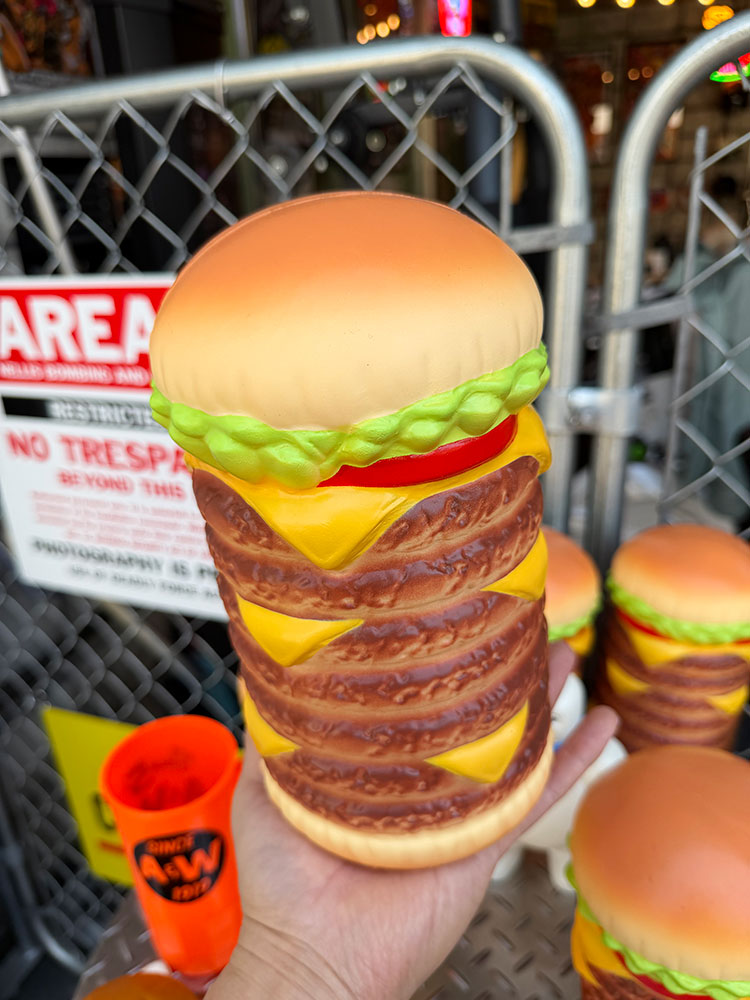 と〜〜ってもBIGなハンバーガー　ビッグバーガータワー　リアルサイズ　スクイーズ　24cm ■ アメリカン雑貨 アメリカ雑貨 |  | 03