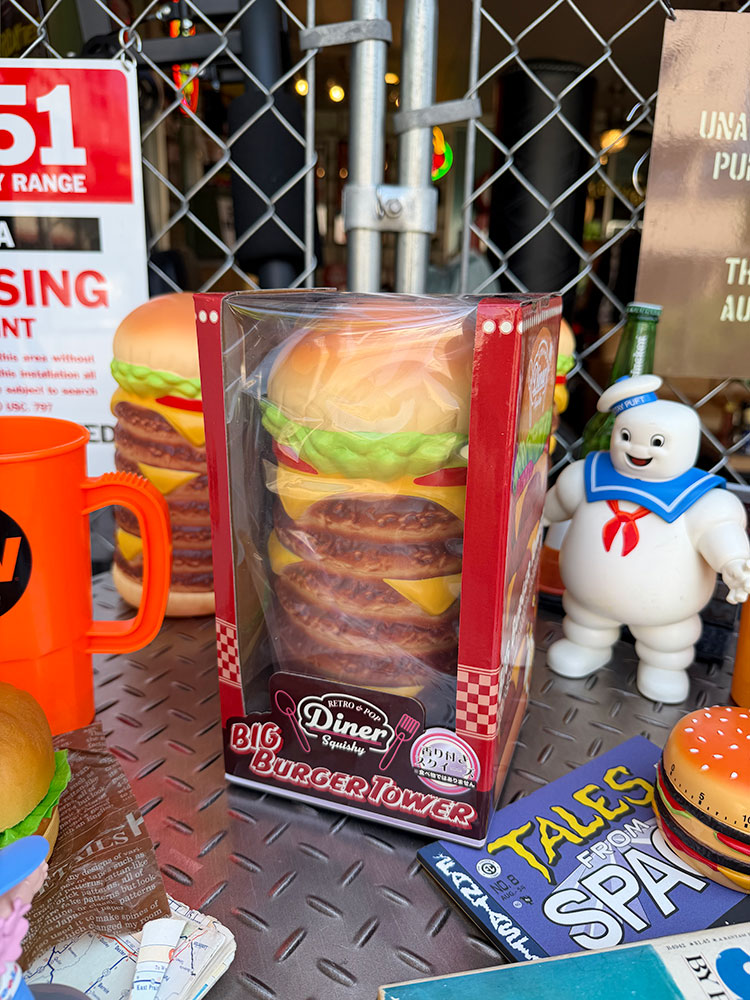 と〜〜ってもBIGなハンバーガー　ビッグバーガータワー　リアルサイズ　スクイーズ　24cm ■ アメリカン雑貨 アメリカ雑貨 |  | 04