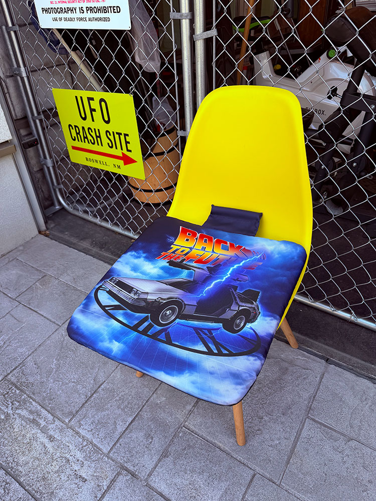 映画　バック・トゥ・ザ・フューチャー　自動車　カーシートクッション　（フロントタイプ） ■ アメリカン雑貨 アメリカ雑貨 |  | 03