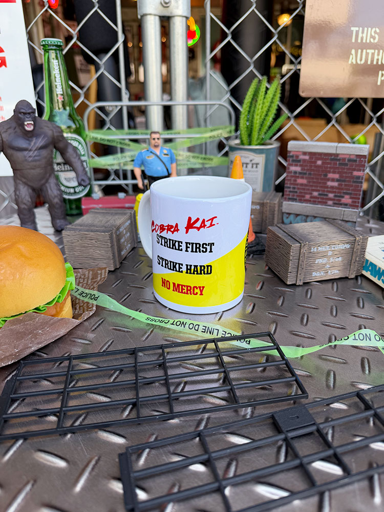 Netflixドラマ　コブラ会　オフィシャル　マグカップ　315ml　公式グッズ　ベストキッド ■ アメリカン雑貨 アメリカ雑貨 |  | 03