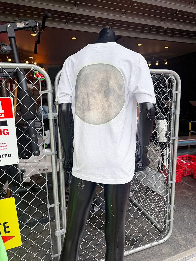 暗闇で光る！蓄光仕様　NASA　ムーン　オフィシャル　Tシャツ　（ホワイト） ■ アメリカン雑貨 アメリカ雑貨 |  | 03