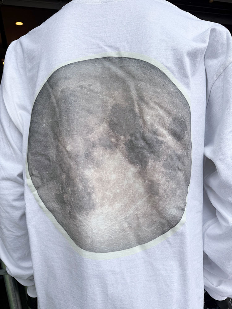暗闇で光る！蓄光仕様　NASA　ムーン　オフィシャル　ロングスリーブTシャツ　（ホワイト）　ロンT ■ アメリカン雑貨 アメリカ雑貨 |  | 02