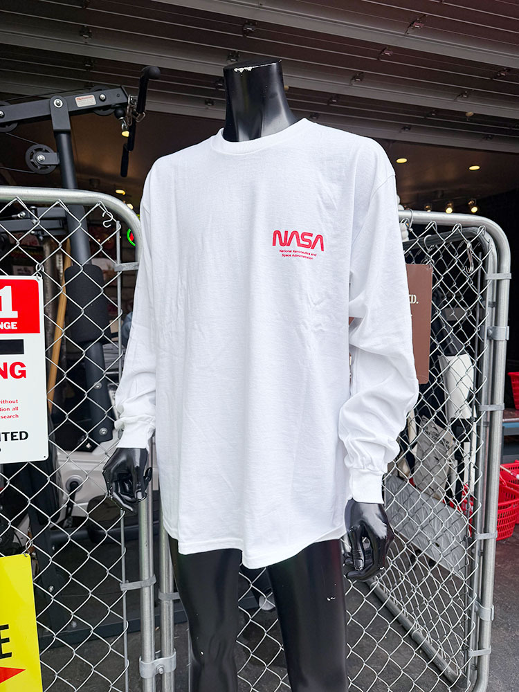暗闇で光る！蓄光仕様　NASA　ムーン　オフィシャル　ロングスリーブTシャツ　（ホワイト）　ロンT ■ アメリカン雑貨 アメリカ雑貨 |  | 01