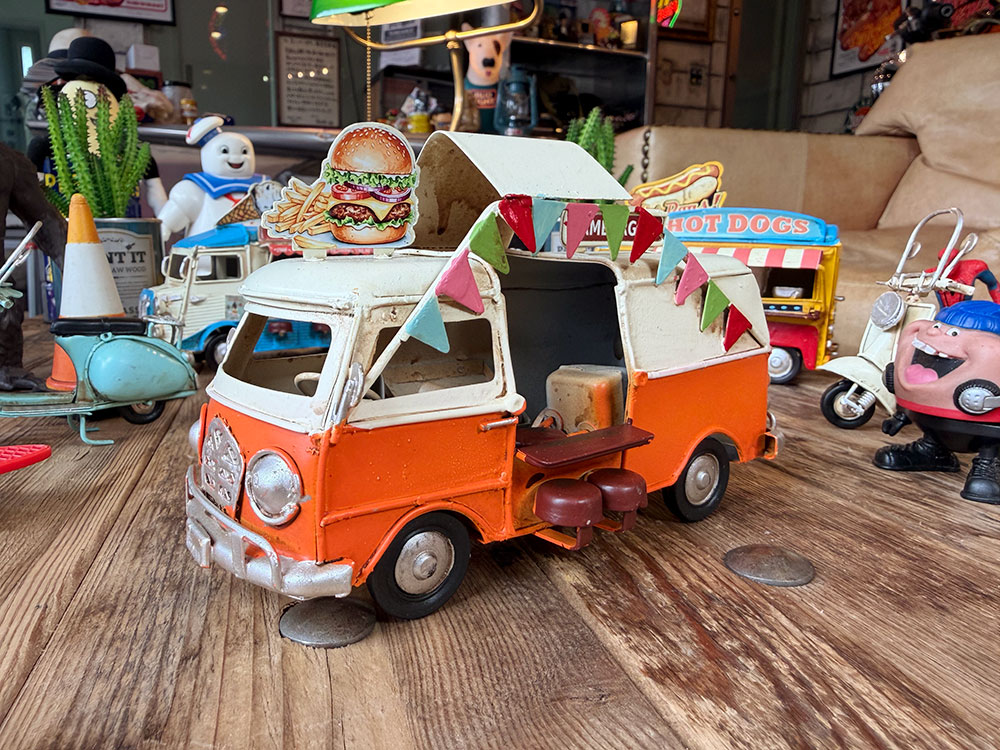 ワーゲンバス　ハンバーガーショップ　キッチンカー　ブリキオブジェ　（オレンジ×ホワイト） ■ アメリカン雑貨 アメリカ雑貨 | 
