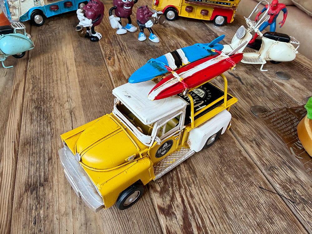 フォード　F-100 ピックアップトラック　サーフクラブ仕様　ブリキオブジェ　（イエロー×ホワイト） ■ アメリカン雑貨 アメリカ雑貨 |  | 01