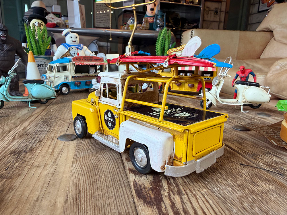 フォード　F-100 ピックアップトラック　サーフクラブ仕様　ブリキオブジェ　（イエロー×ホワイト） ■ アメリカン雑貨 アメリカ雑貨 |  | 02