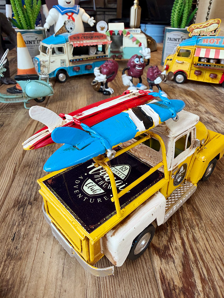 フォード　F-100 ピックアップトラック　サーフクラブ仕様　ブリキオブジェ　（イエロー×ホワイト） ■ アメリカン雑貨 アメリカ雑貨 |  | 03