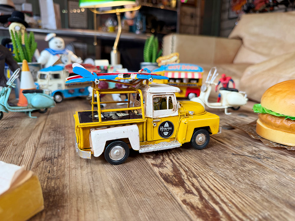 フォード　F-100 ピックアップトラック　サーフクラブ仕様　ブリキオブジェ　（イエロー×ホワイト） ■ アメリカン雑貨 アメリカ雑貨 |  | 04