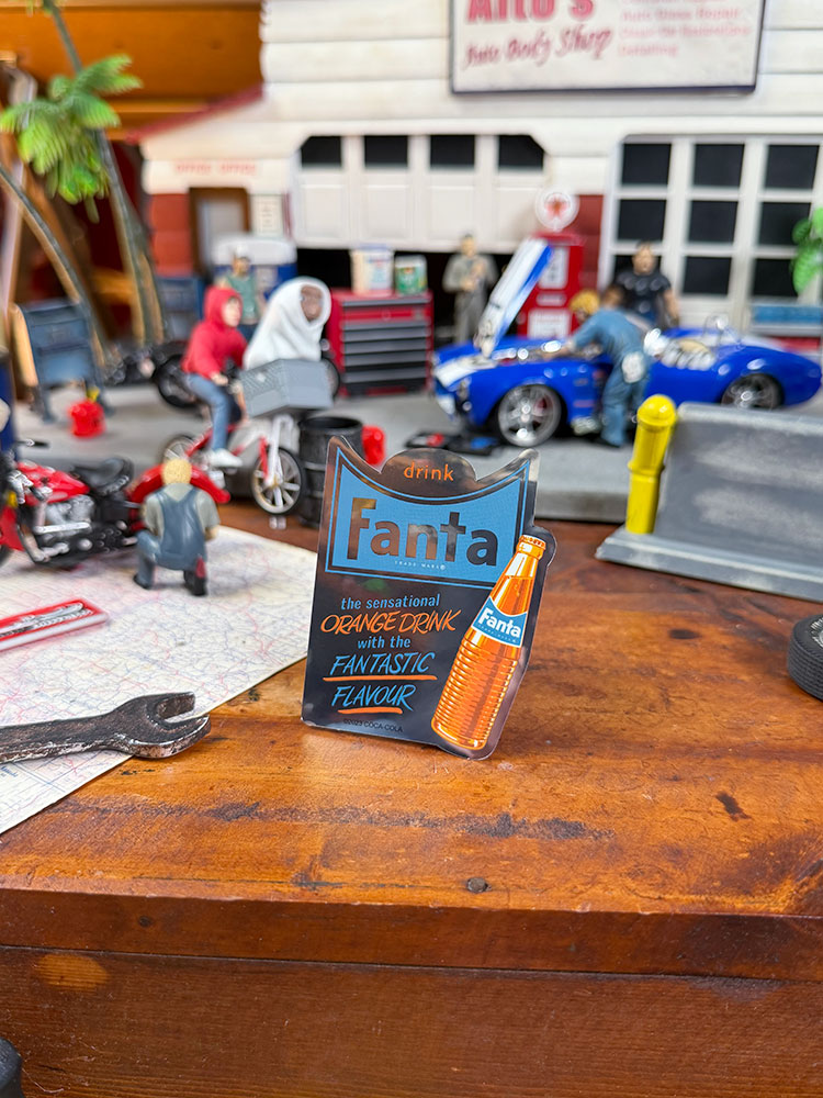ファンタ　オフィシャル　ミニステッカー　（ORANGE DRINK） ■ アメリカン雑貨 アメリカ雑貨 |  | 01