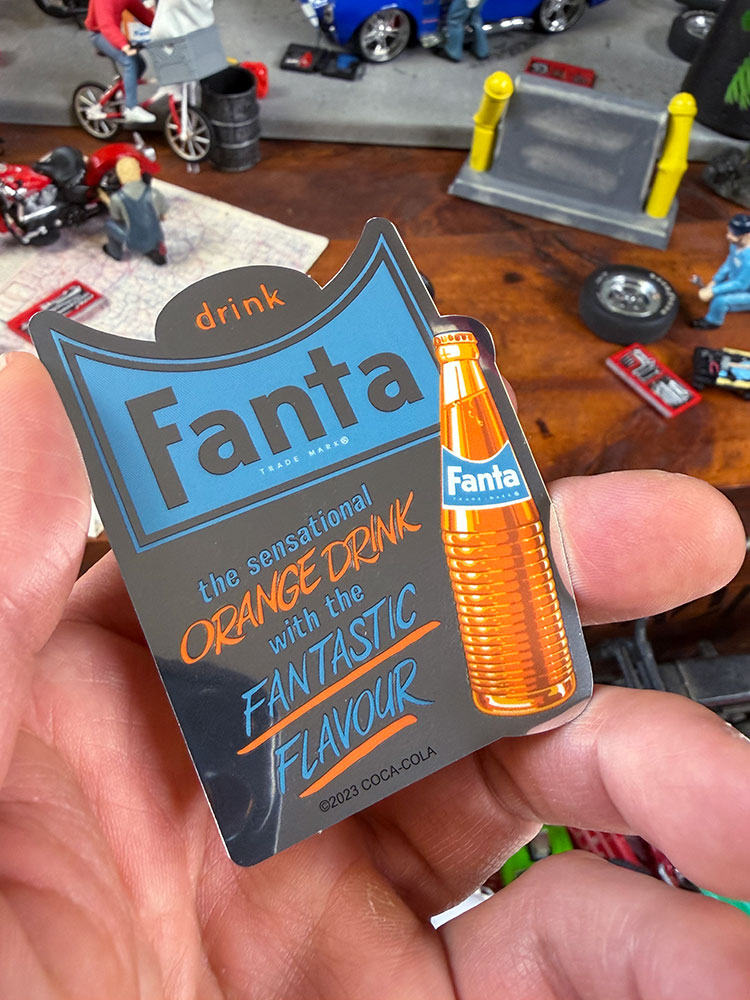 ファンタ　オフィシャル　ミニステッカー　（ORANGE DRINK） ■ アメリカン雑貨 アメリカ雑貨 |  | 02