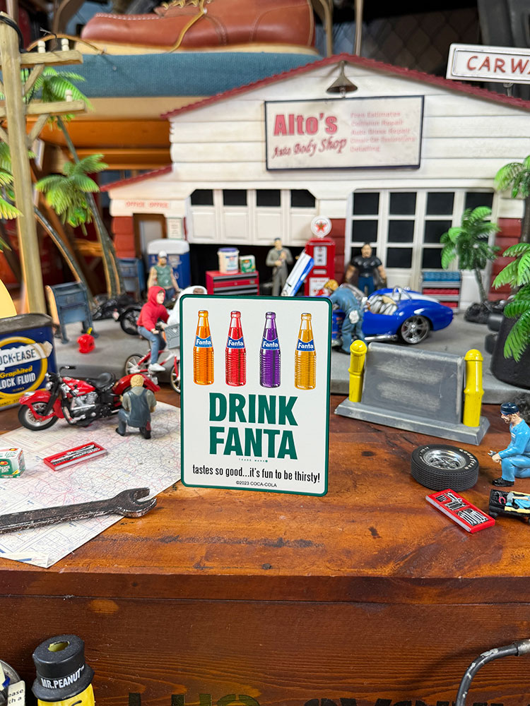 ファンタ　オフィシャル　ステッカー　（DRINK FANTA） ■ アメリカン雑貨 アメリカ雑貨 |  | 01