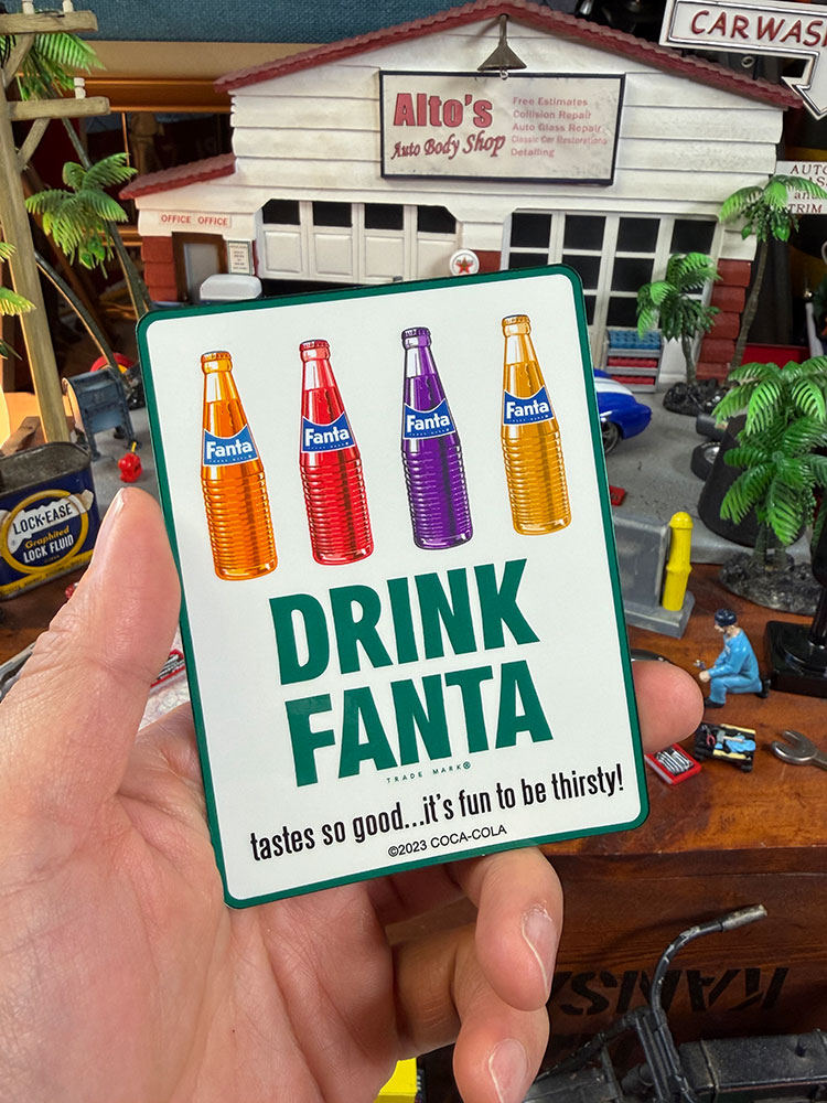 ファンタ　オフィシャル　ステッカー　（DRINK FANTA） ■ アメリカン雑貨 アメリカ雑貨 |  | 02