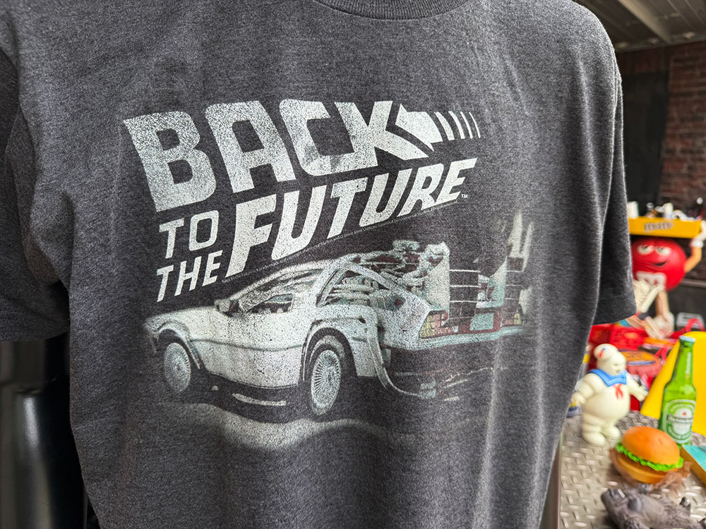 バック・トゥ・ザ・フューチャー　デロリアン　オフィシャル　Tシャツ　（FADED BTTF/ブラック）　公式グッズ |  | 01