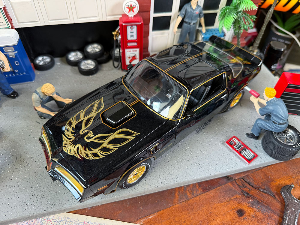 マイスト　1978年　ポンティアック　ファイヤーバード　トランザム　ダイキャストミニカー　1/18スケール |  | 01