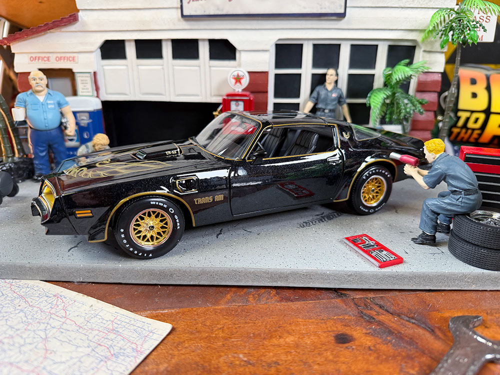 マイスト　1978年　ポンティアック　ファイヤーバード　トランザム　ダイキャストミニカー　1/18スケール |  | 04