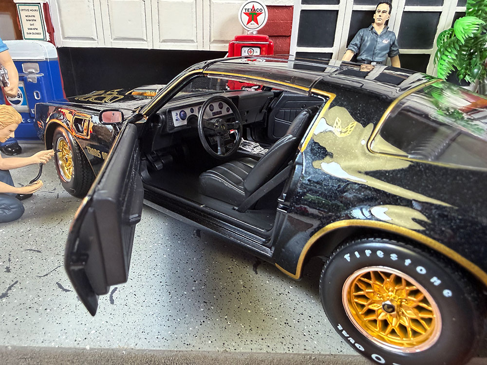 マイスト　1978年　ポンティアック　ファイヤーバード　トランザム　ダイキャストミニカー　1/18スケール |  | 05