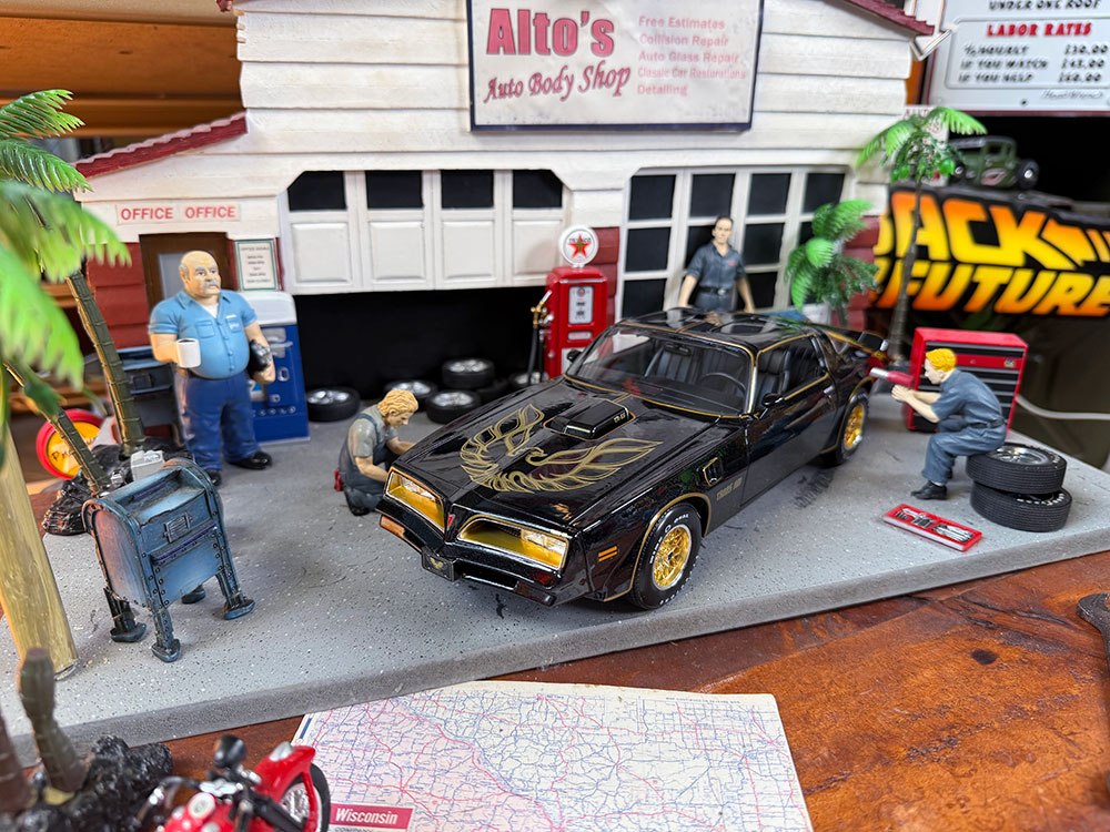マイスト　1978年　ポンティアック　ファイヤーバード　トランザム　ダイキャストミニカー　1/18スケール |  | 10
