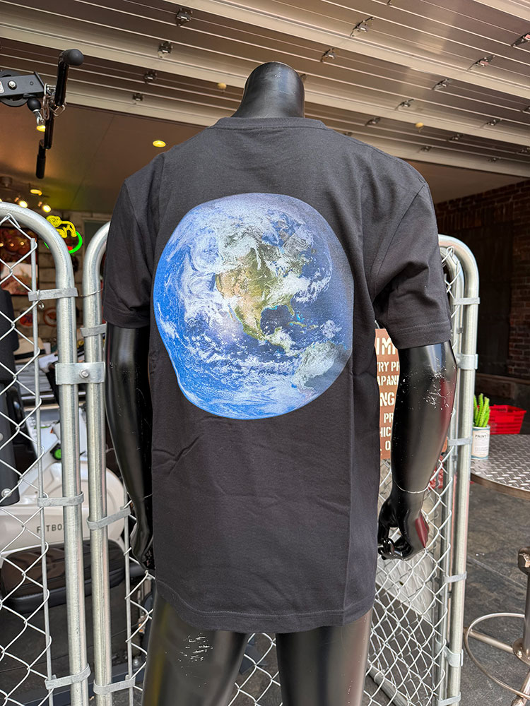 NASA オフィシャル　アース＆ワームロゴ　Tシャツ　（ブラック）　NASA人工衛生から撮影された ■ アメリカン雑貨 アメリカ雑貨 | 
