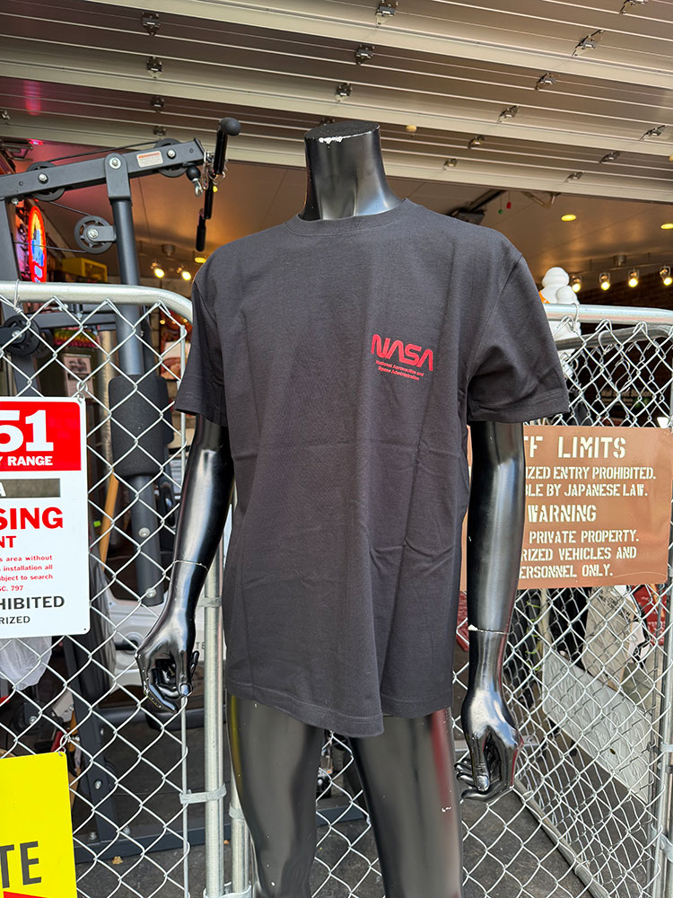 NASA オフィシャル　アース＆ワームロゴ　Tシャツ　（ブラック）　NASA人工衛生から撮影された ■ アメリカン雑貨 アメリカ雑貨 |  | 01