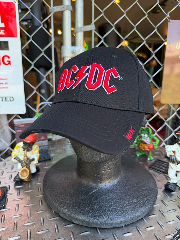 AC/DC オフィシャル　キャップ　（Red Logo）　立体刺繍　ダメージ加工　公式グッズ ■ アメリカン雑貨 アメリカ雑貨 | 