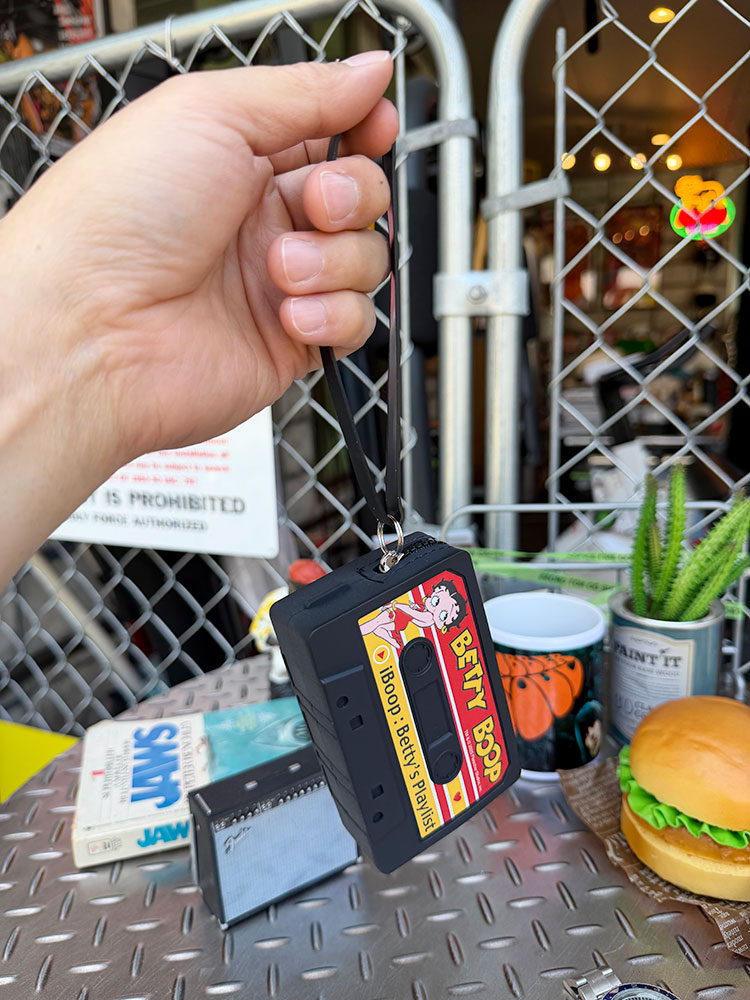 ベティ・ブープ カセットテープ型シリコンポーチ ■ アメリカン雑貨 アメリカ雑貨 関連画像1