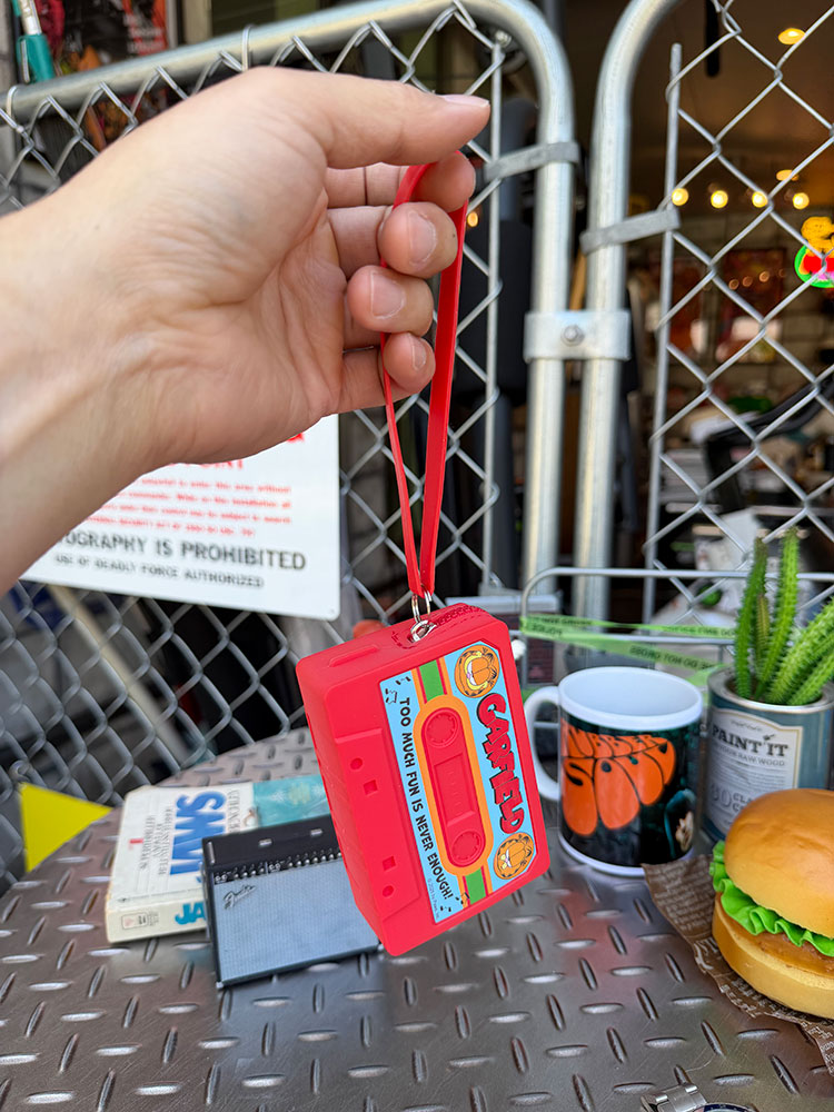 ガーフィールド カセットテープ型シリコンポーチ ■ アメリカン雑貨 アメリカ雑貨 関連画像1