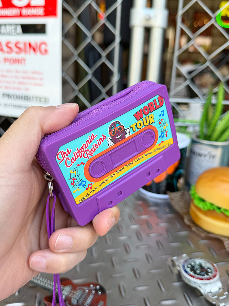カリフォルニアレーズン　カセットテープ型シリコンポーチ ■ アメリカン雑貨 アメリカ雑貨 |  | 02