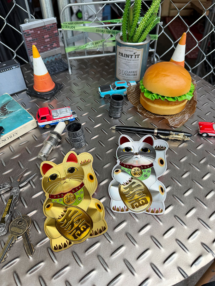 クルマにも貼れる！　招き猫　リフレクター　ステッカー　（2色セット）　商売繁盛　千客万来　金運アップ ■ アメリカン雑貨 アメリカ雑貨 |  | 05