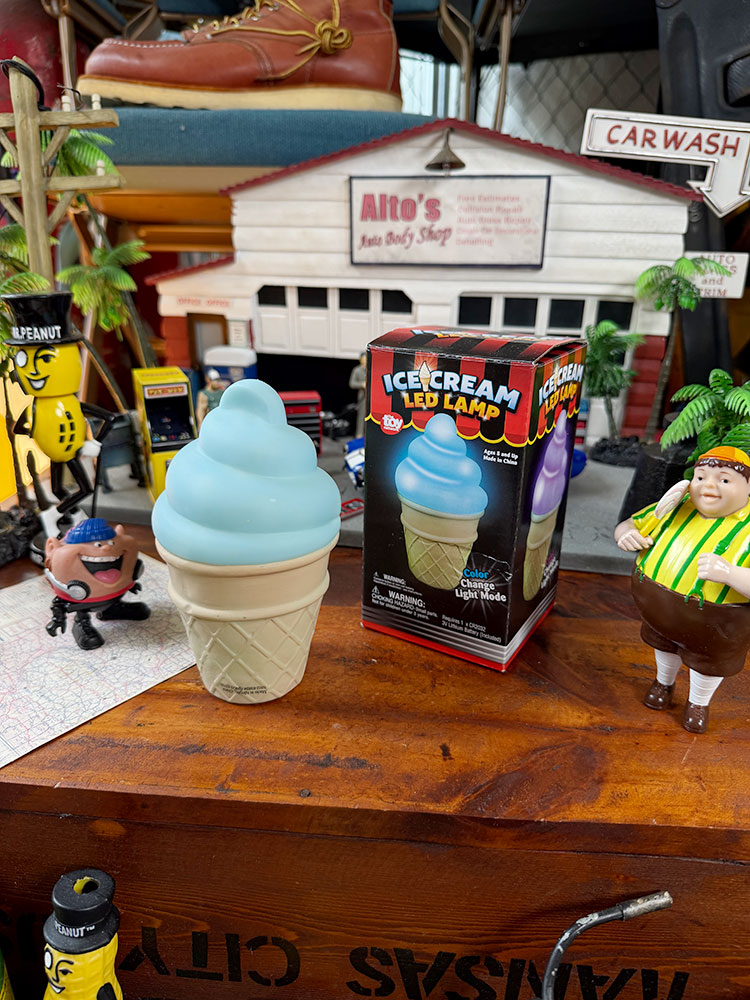 ソフトクリーム　カラーチェンジ　LEDランプ ■ アメリカ雑貨 アメリカン雑貨 |  | 02