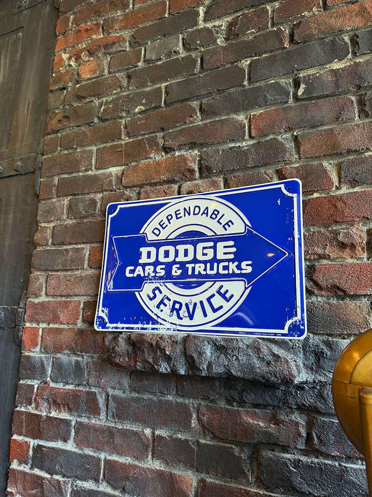 ダッジ　ディペンダブルサービス　ブリキ看板 ■ アメリカン雑貨 アメリカ雑貨 |  | 03