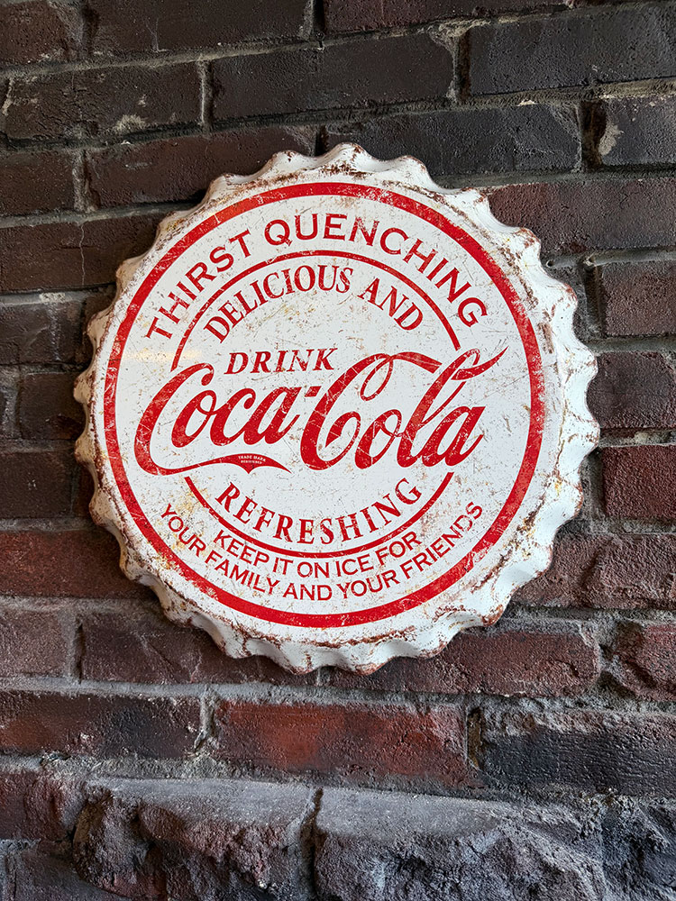 コカ・コーラ　ボトルキャップサイン　ブリキ看板　（ヴィンテージホワイト） ■ アメリカン雑貨 アメリカ雑貨 | Coca Cola