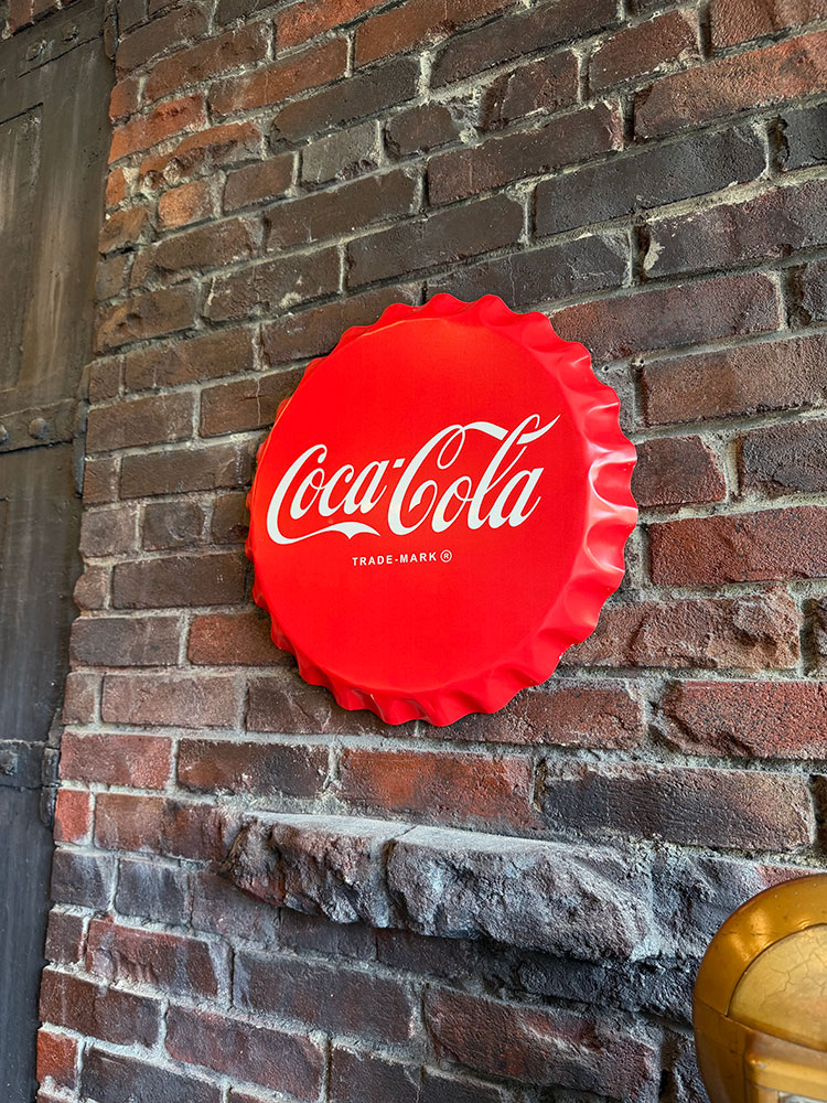 コカ・コーラ　ボトルキャップサイン　ブリキ看板　（トラディショナル/レッド） ■ アメリカン雑貨 アメリカ雑貨 | Coca Cola | 03