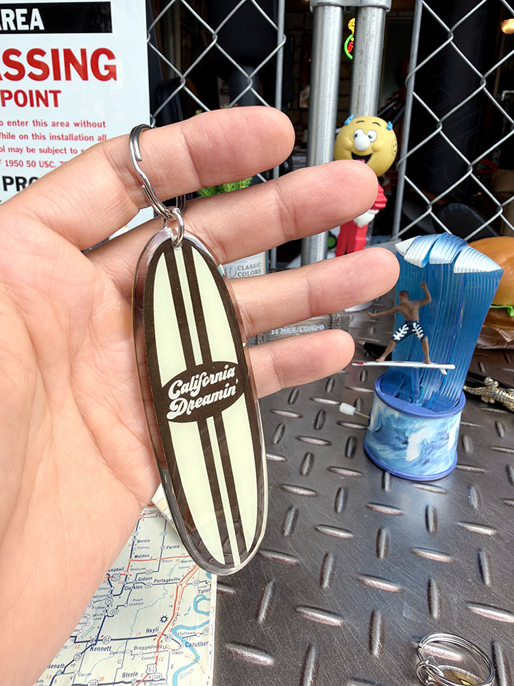 サーフボード　アクリルキーホルダー　（カリフォルニアドリーミン） ■ アメリカン雑貨 アメリカ雑貨 | 