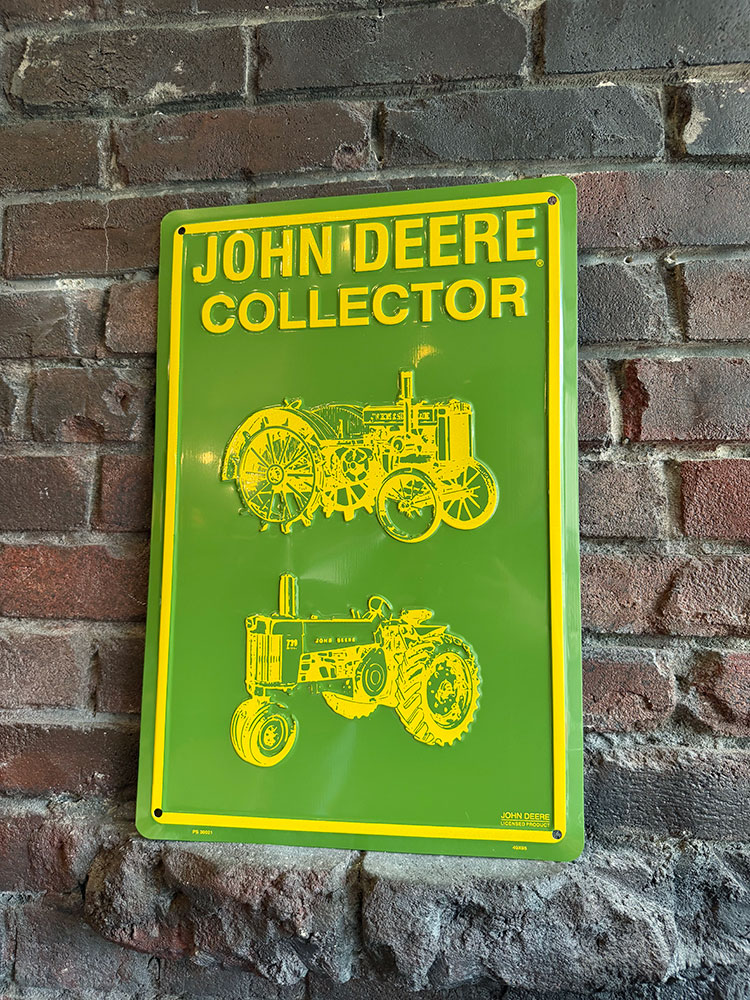 ジョンディアー　コレクター　ブリキ看板　（JOHN DEERE COLLECTOR）　■ アメリカン雑貨 アメリカ雑貨 | 